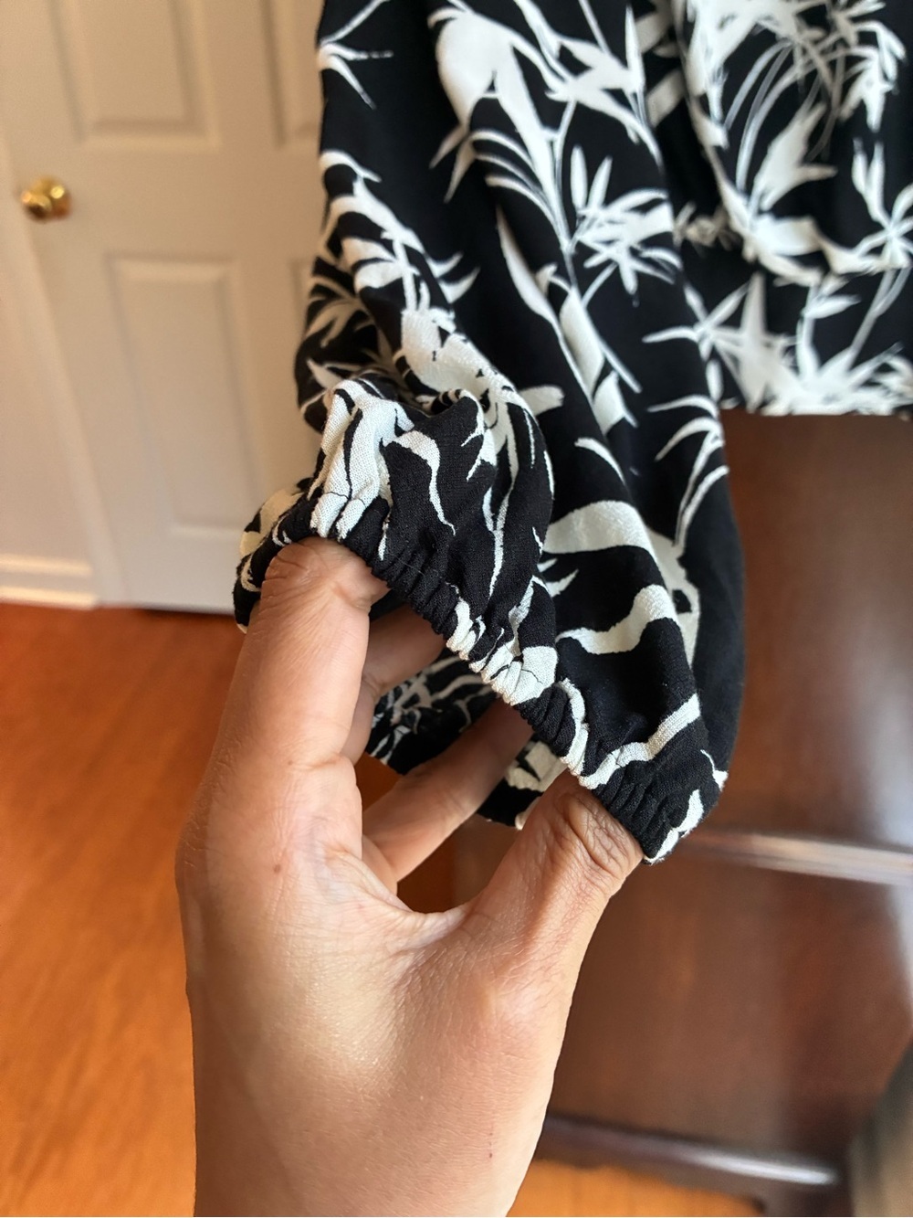 Express Black & White Bamboo Print Wrap Blouse | Size M - Picture 3 of 8